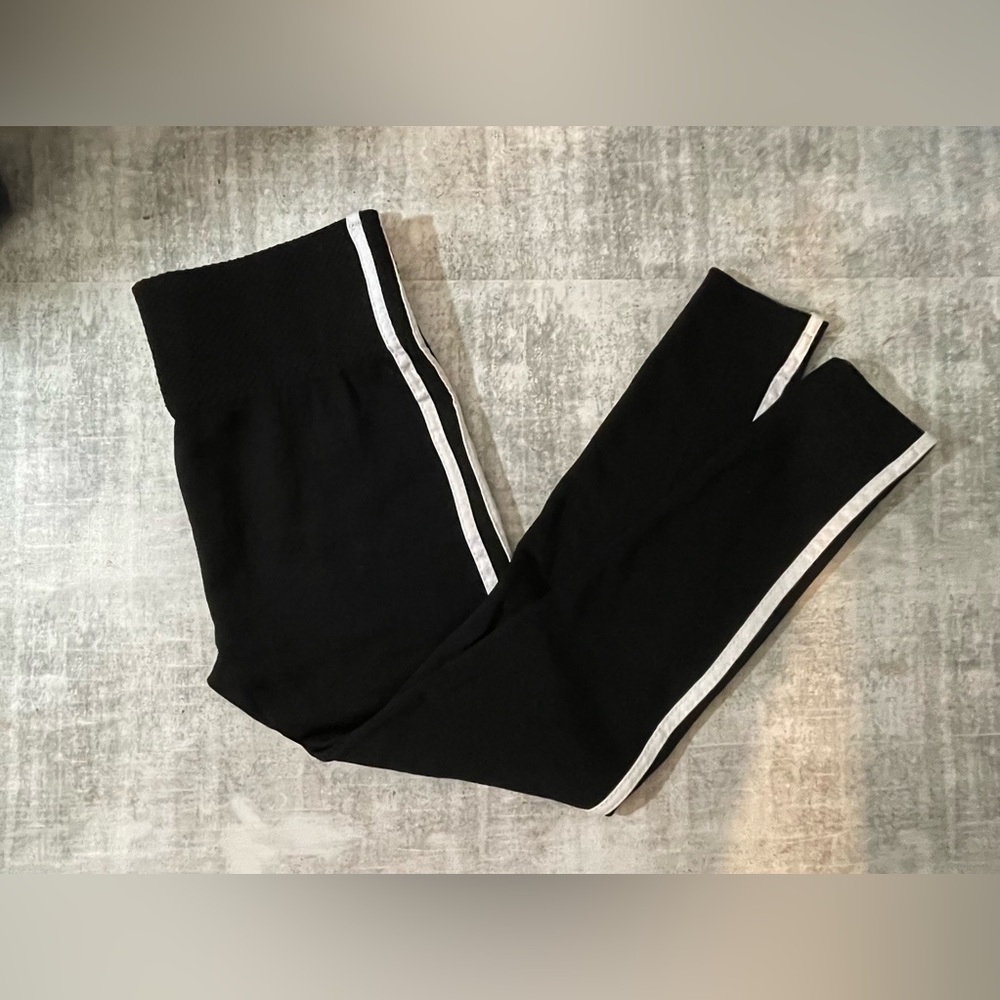Buzz Ladies Black Athletic Skinny Pants in Great Condition. Size L/XL. $7.